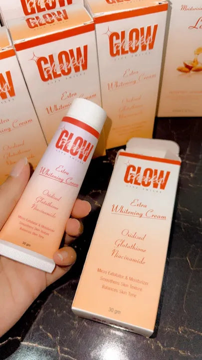 Glow Cheeks Bundle of 1 Extra Whitening Cream 30g & 1 Moisturizing & Hydrating Lotion 100ml